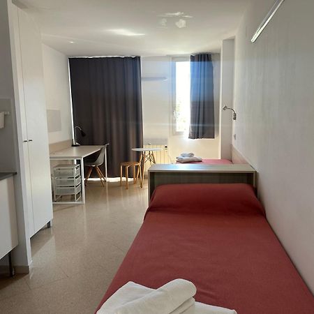 Residencia Universitaria Resa Francesc Giralt I Serra Terrassa Eksteriør bilde