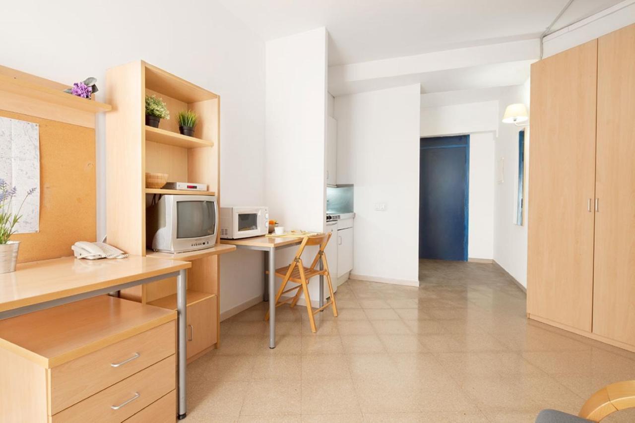 Residencia Universitaria Resa Francesc Giralt I Serra Terrassa Eksteriør bilde
