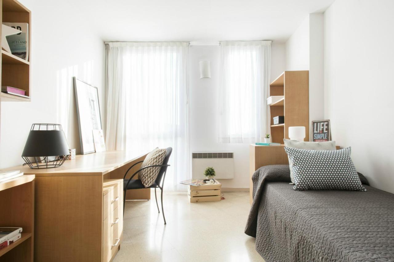 Residencia Universitaria Resa Francesc Giralt I Serra Terrassa Eksteriør bilde
